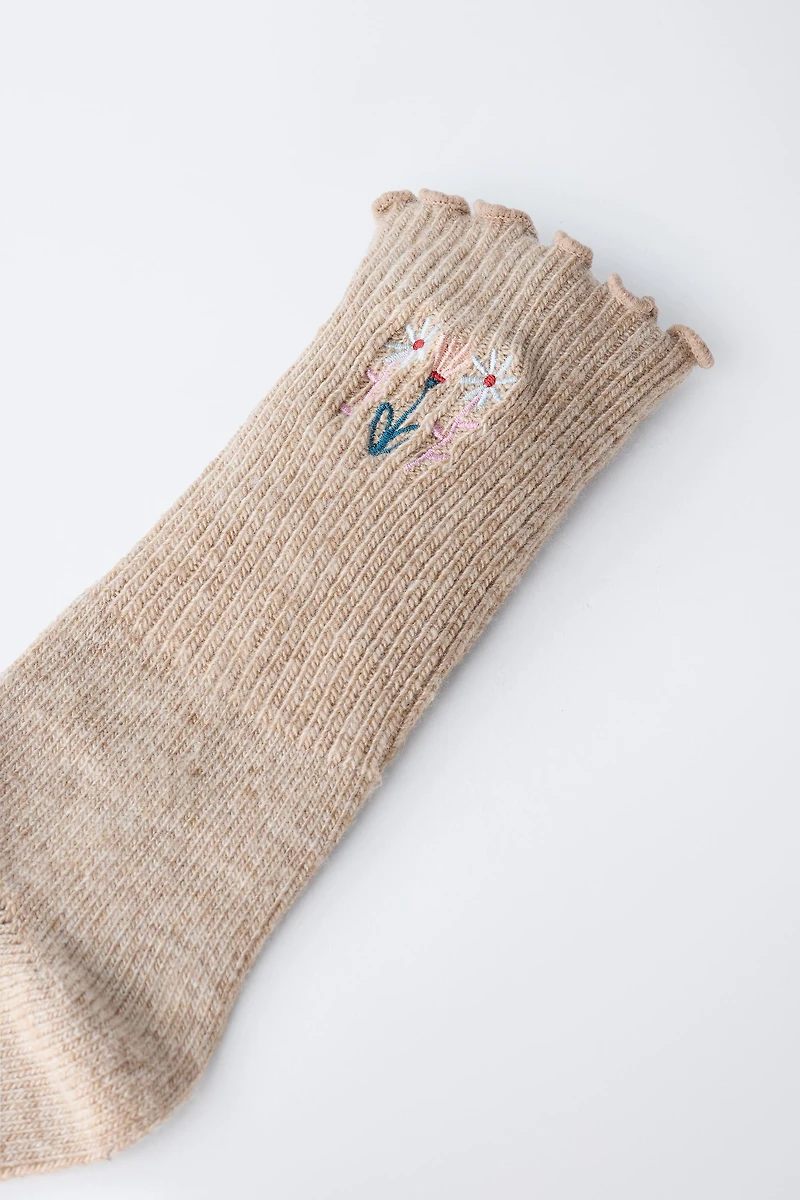 KNIT FLORAL EMBROIDERED SOCKS