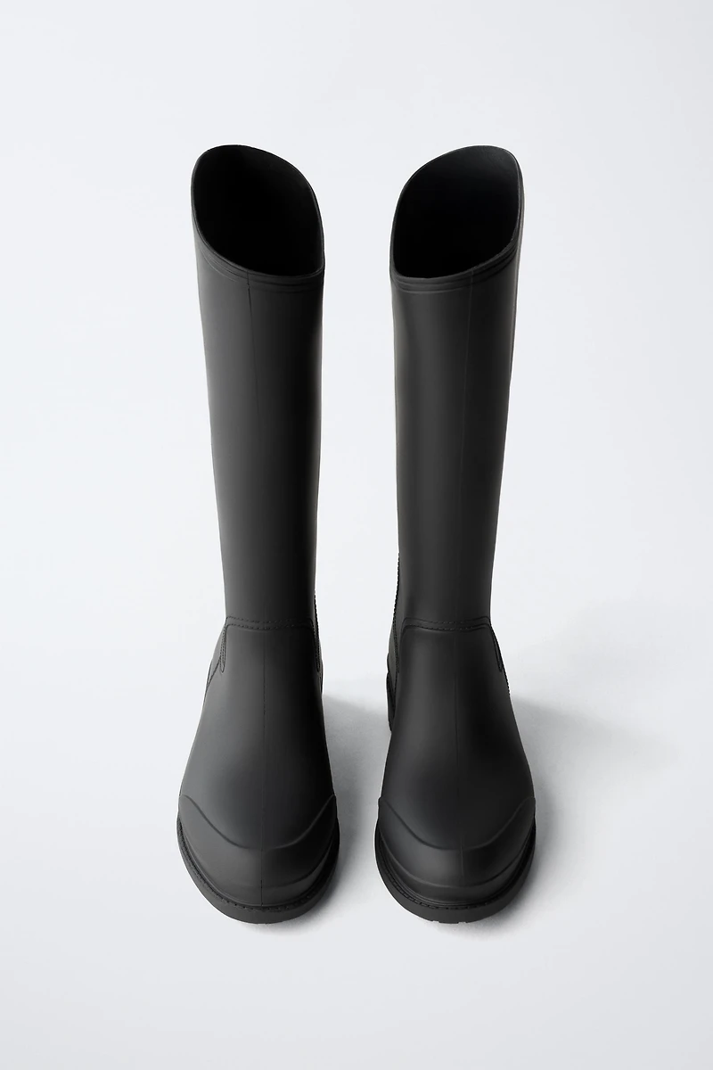 TALL RAIN BOOTS