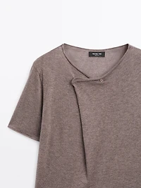 T-shirt manches courtes fermeture asymétrique