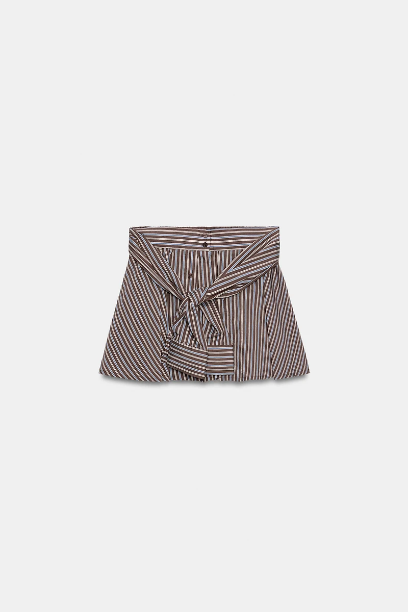 SHORT À RAYURES ET NŒUD