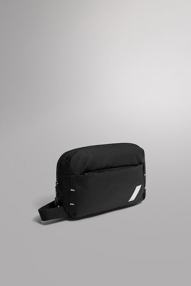 SPORTS TOILETRY BAG