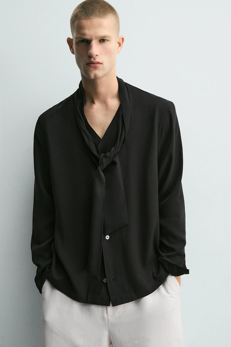 FLOWY TIE SHIRT