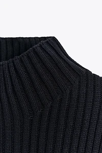 RIBBED KNIT VEST