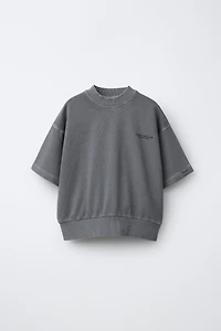 ENSEMBLE SWEAT-SHIRT À MANCHES COURTES ET SHORT CARGO