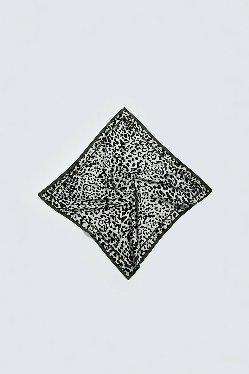 ANIMAL PRINT BANDANA
