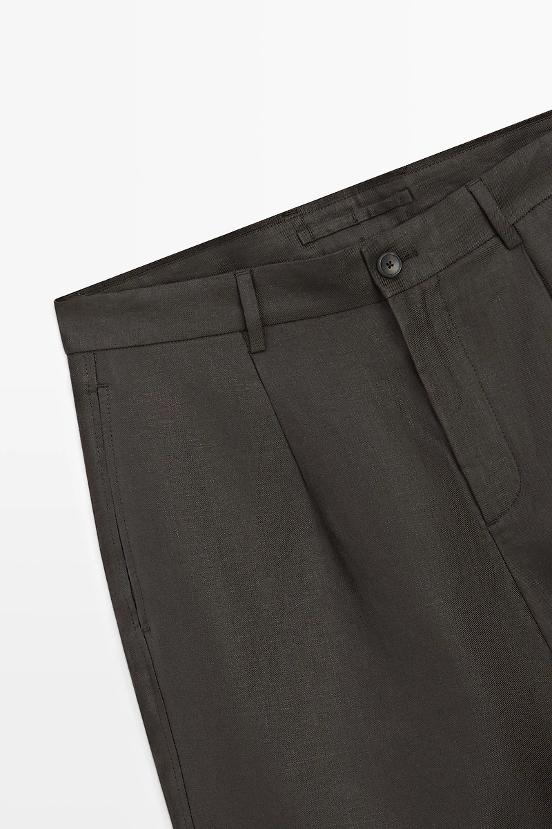 Linen Bermuda shorts with darts