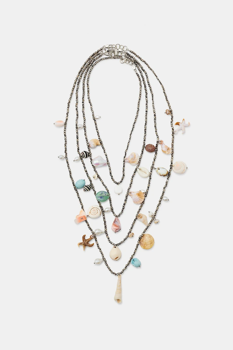 LOT DE 4 COLLIERS À VERROTERIES ET COQUILLAGES