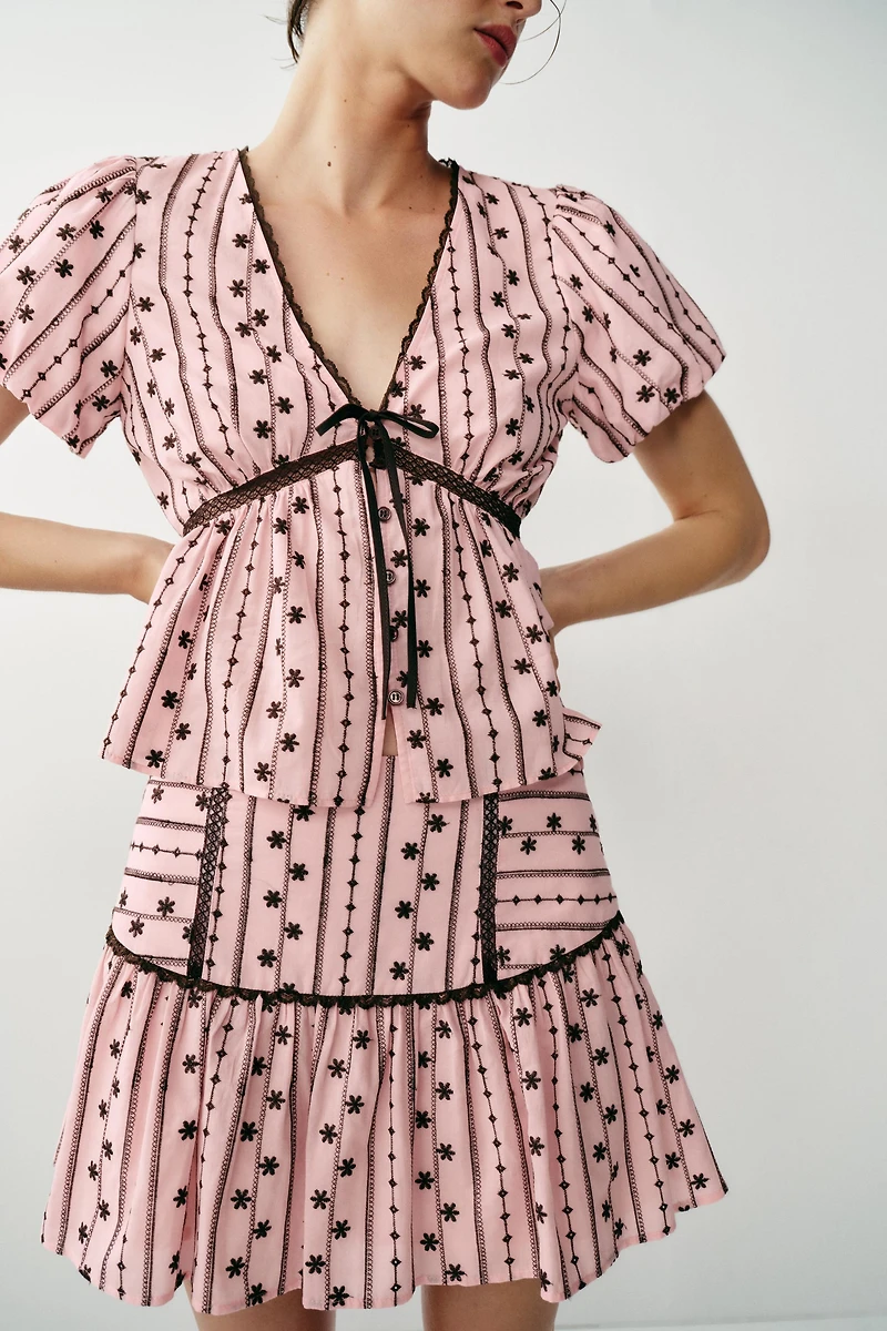 EMBROIDERED TIE TOP