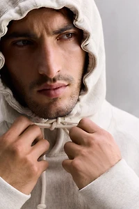 RELAXED FIT HOODIE SWEATSHIRT
