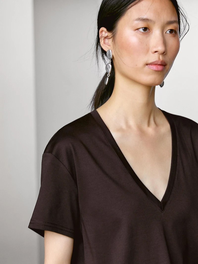 Flowing V-neck T-shirt