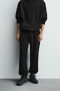RELAXED FIT JOGGING PANTS