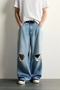 RIPPED BAGGY FIT JEANS