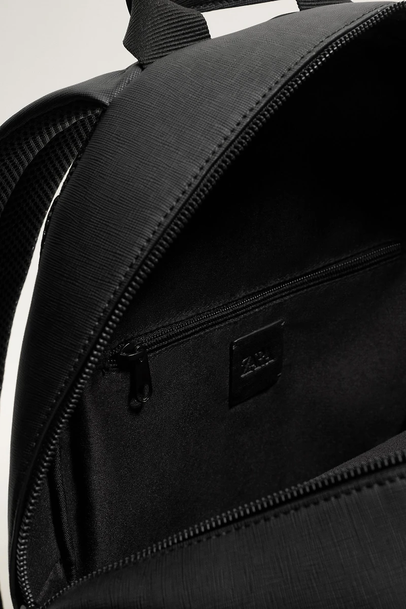 TEXTURED BACKPACK
