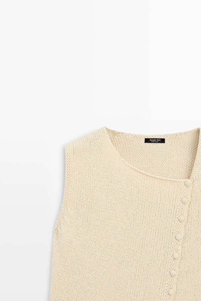 Cotton blend knit top with button detail