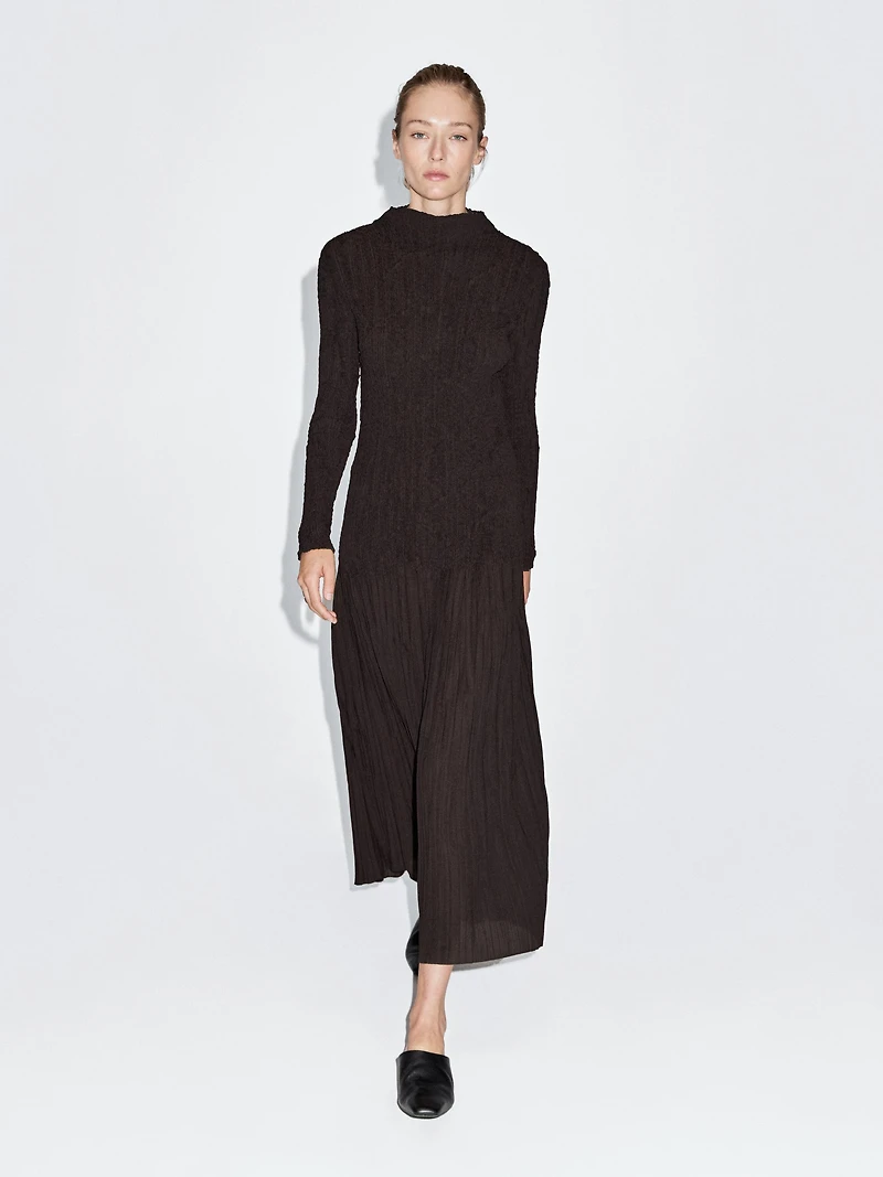 Long pleated stretch dress