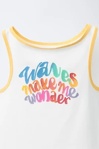 T-SHIRT SANS MANCHES À IMPRIMÉ