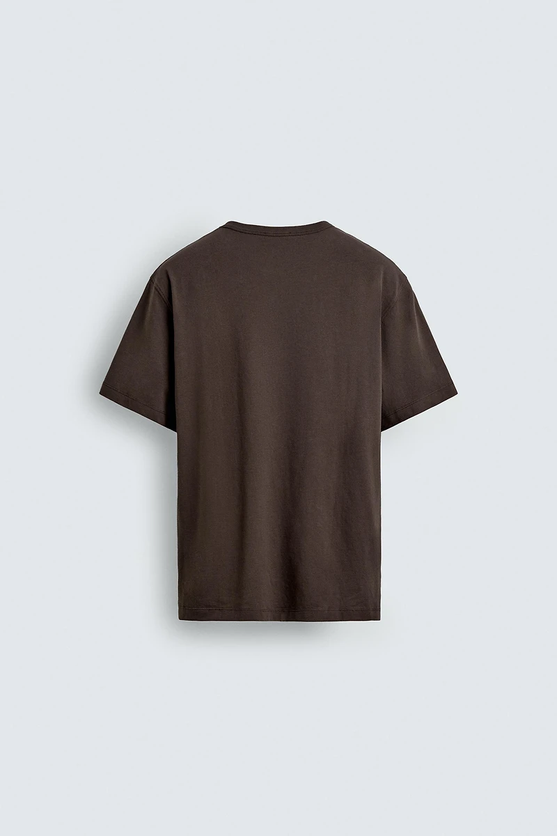T-SHIRT À INSCRIPTION BRODÉE