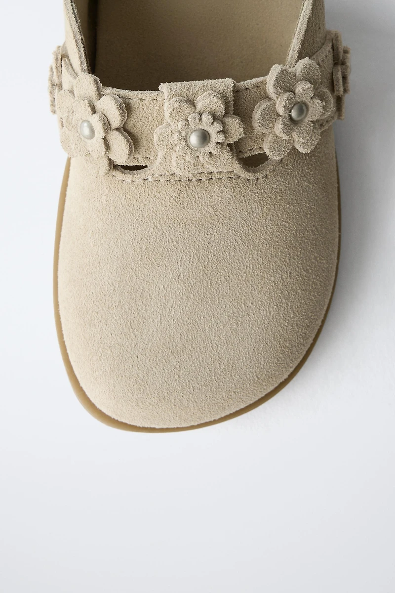 SABOTS EN CUIR AVEC FLEURS