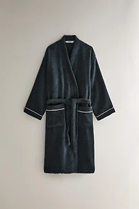 EXTRA SOFT BATHROBE WITH SCALLOPED EDGE (380 GxM²)