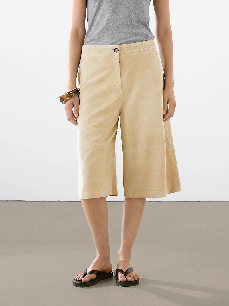 Long suede leather Bermuda shorts