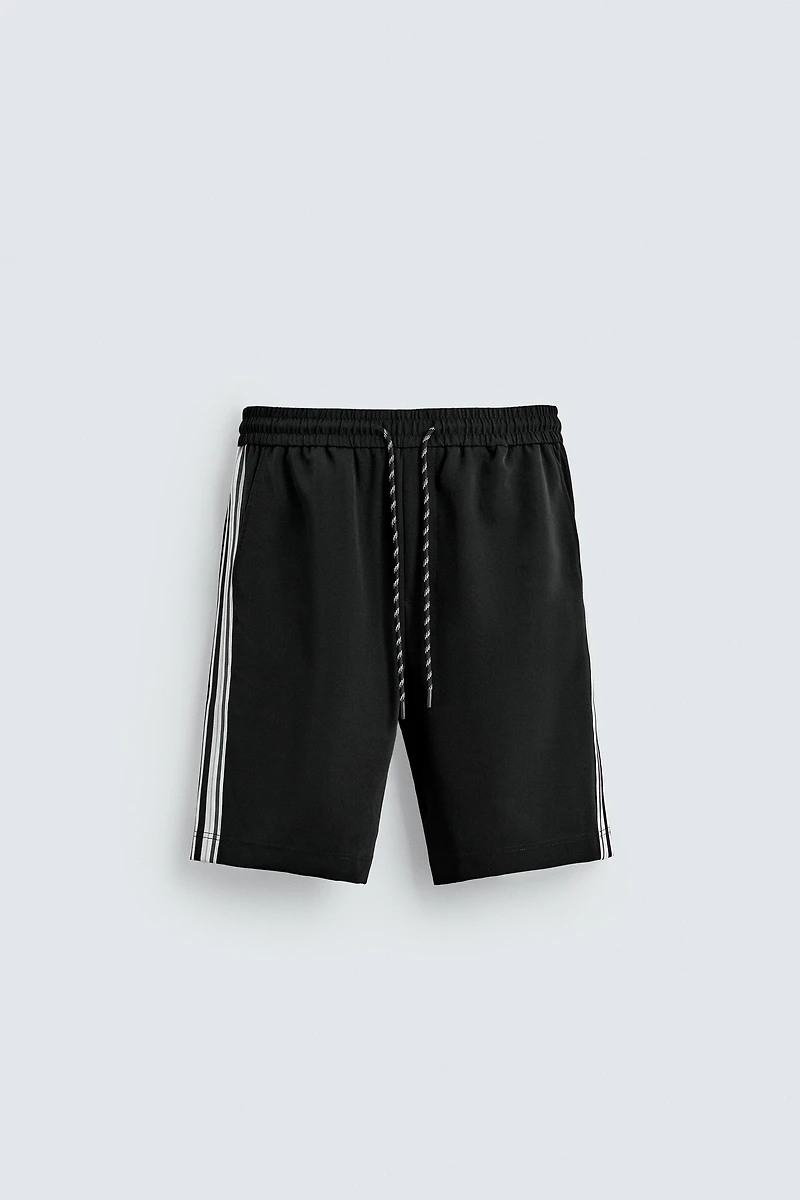 CONTRAST STRIPE SHORTS