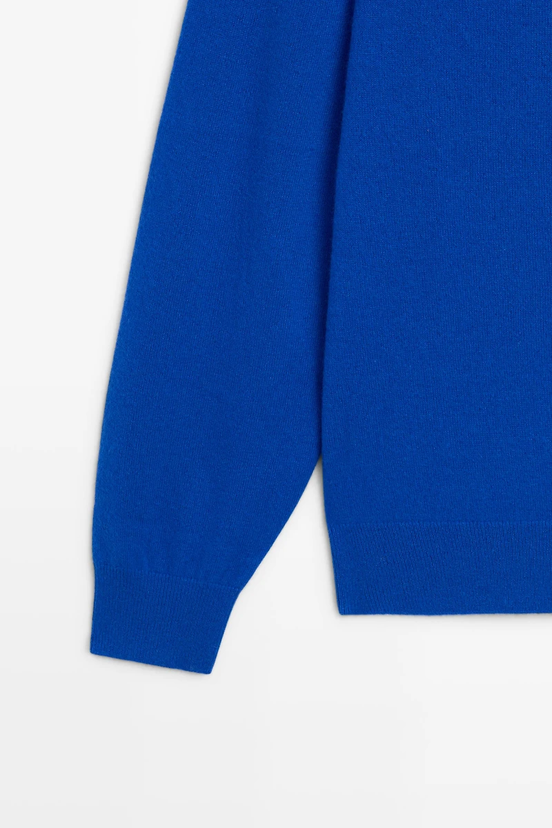 100% cashmere high neck knit sweater