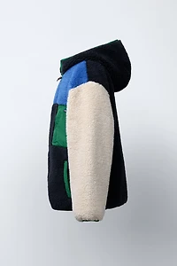 BLOUSON EFFET MOUTON À CAPUCHE COLOR BLOCK