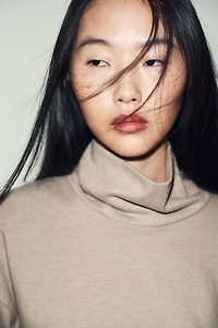 SOFT METAL APPLIQUÉ TOP