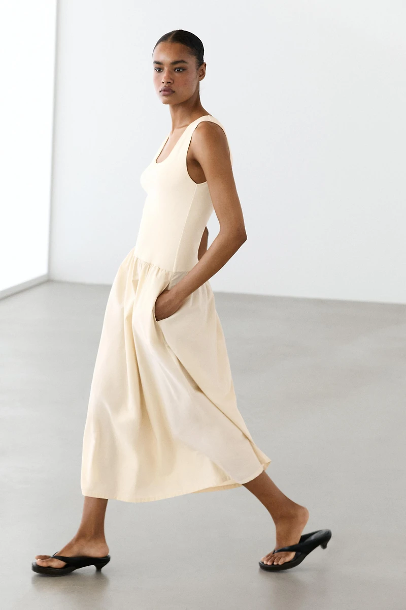 Cotton blend dress with contrast poplin