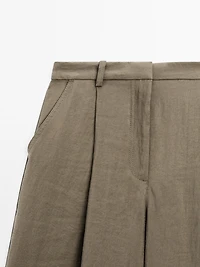 Wide-leg cropped trousers with darts