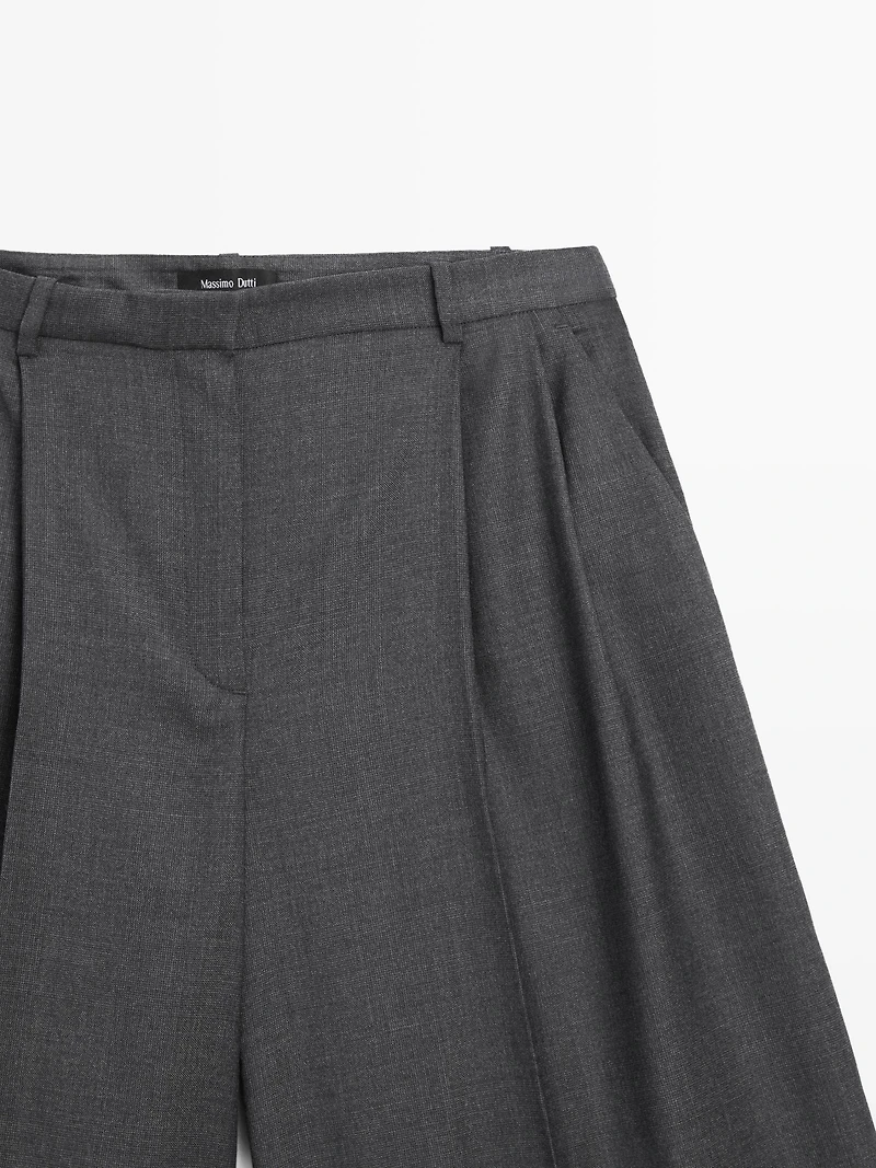 100% wool long Bermuda shorts with darts