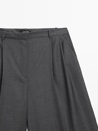 100% wool long Bermuda shorts with darts