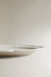 RAISED DESIGN PORCELAIN SERVING DISH