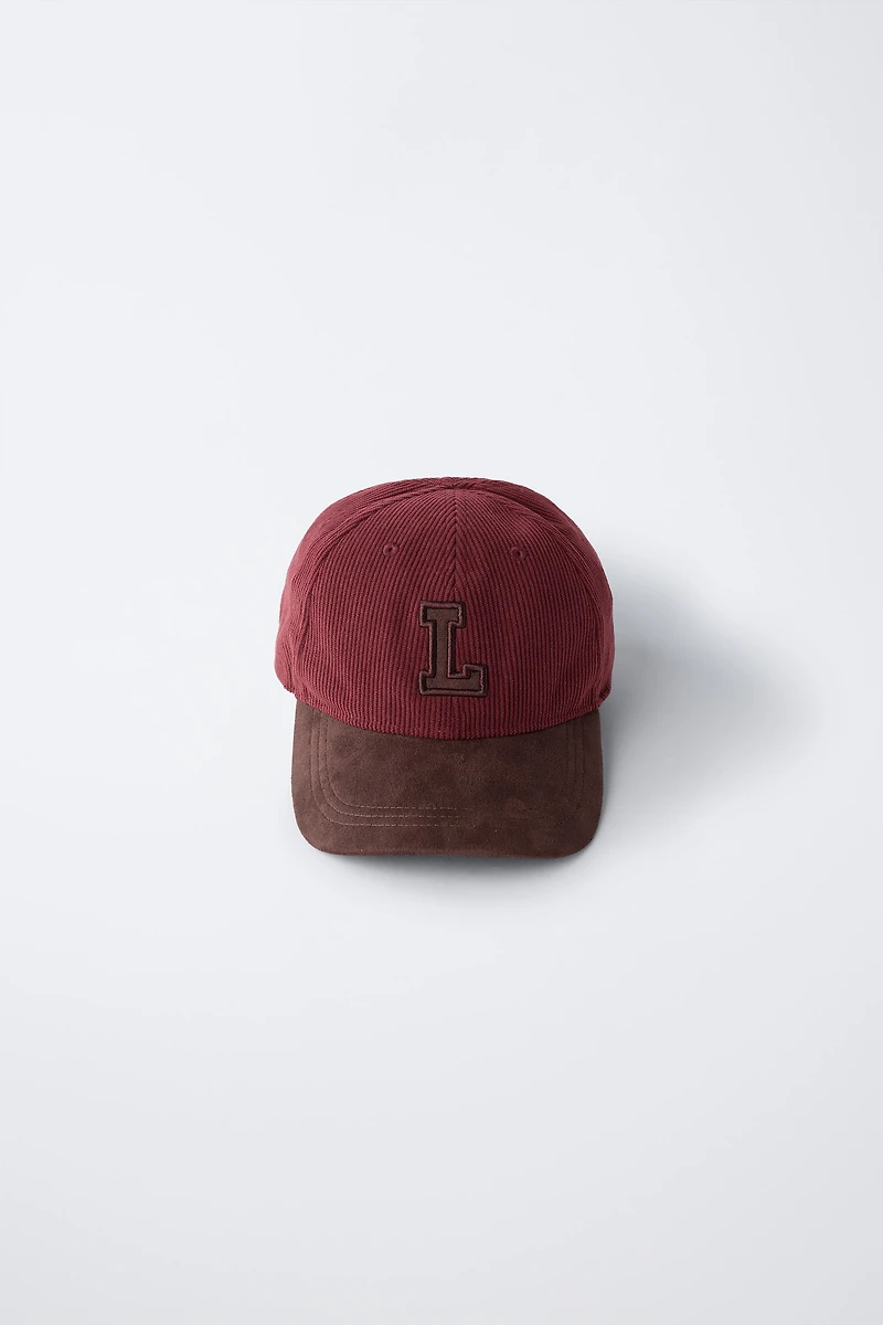 CASQUETTE EN VELOURS CÔTELÉ INITIALE