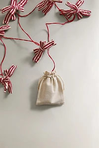 CHRISTMAS LIGHT AND RIBBON GARLAND