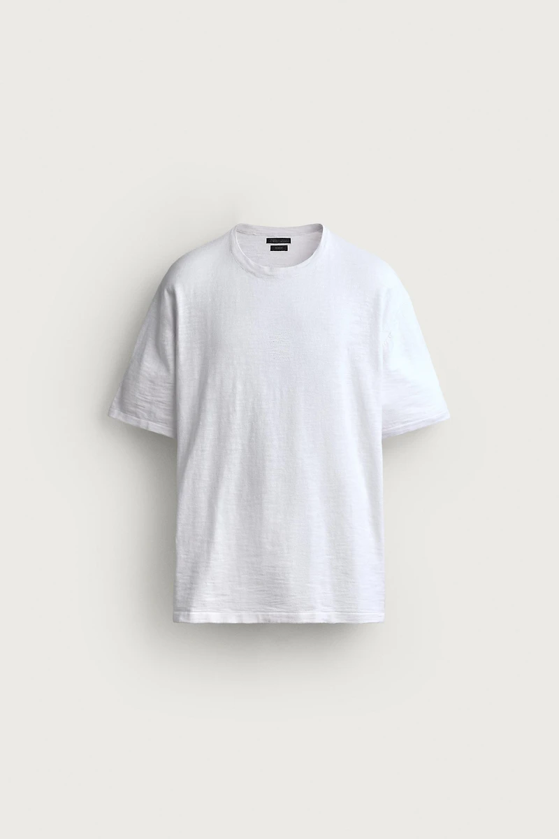 T-SHIRT EN MAILLE À TEXTURE IRRÉGULIÈRE