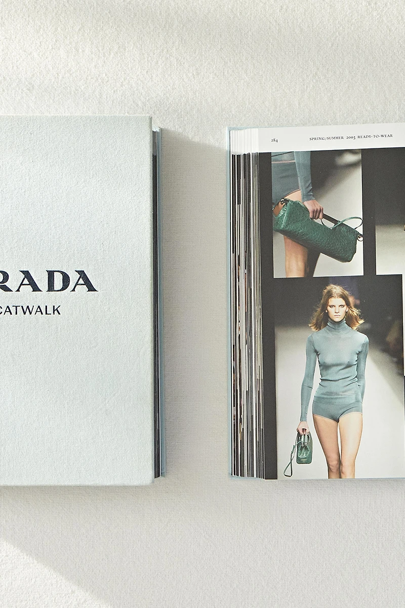 LIVRE PRADA CATWALK