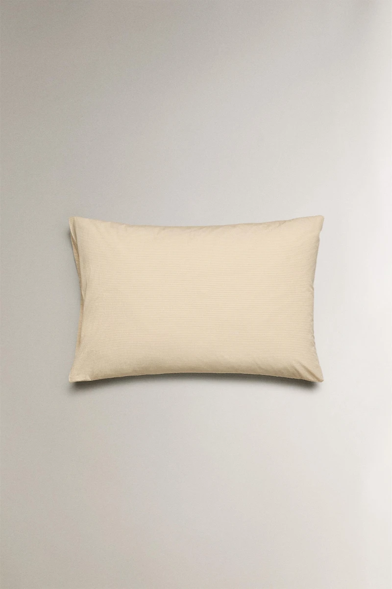 STRIPED PRINT PILLOWCASE
