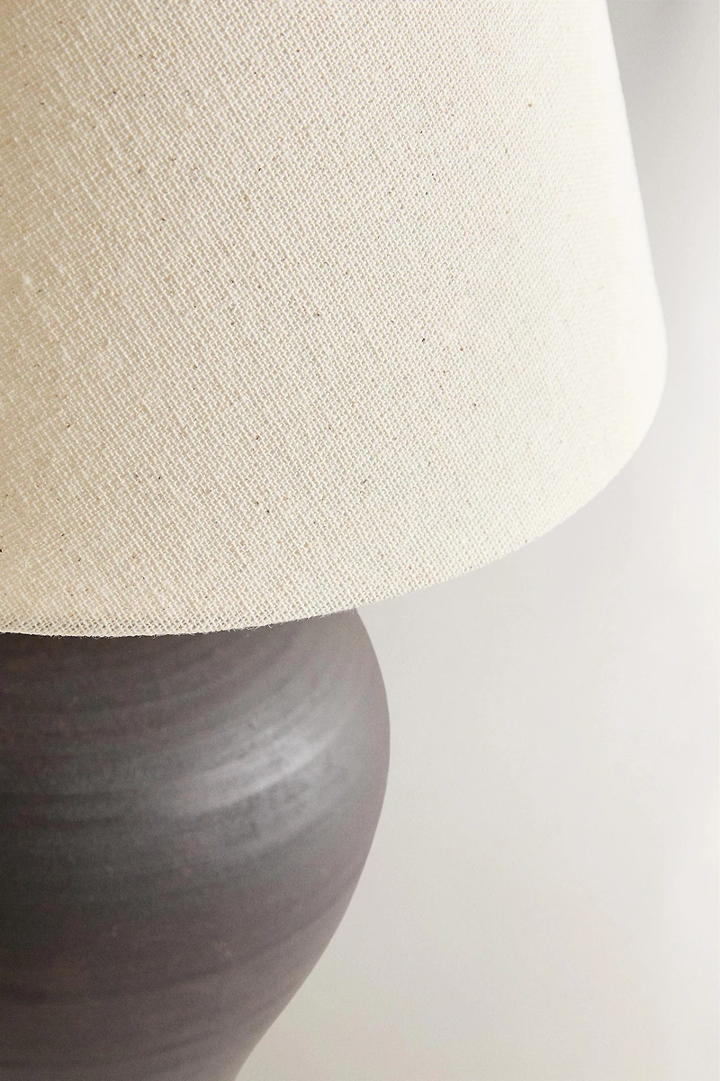 CERAMIC TABLE LAMP