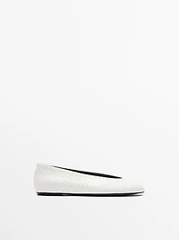 Ballet flats with leather detail