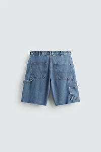BERMUDA EN DENIM AVEC POCHE DE CHARPENTIER