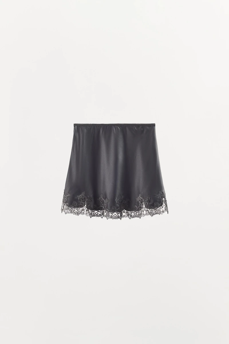 SATIN LACE MINI SKIRT