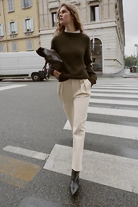 PANTALON CAROTTE À BOUTONS LA TAILLE