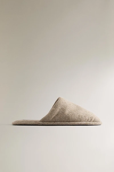 WARM FABRIC SLIPPERS