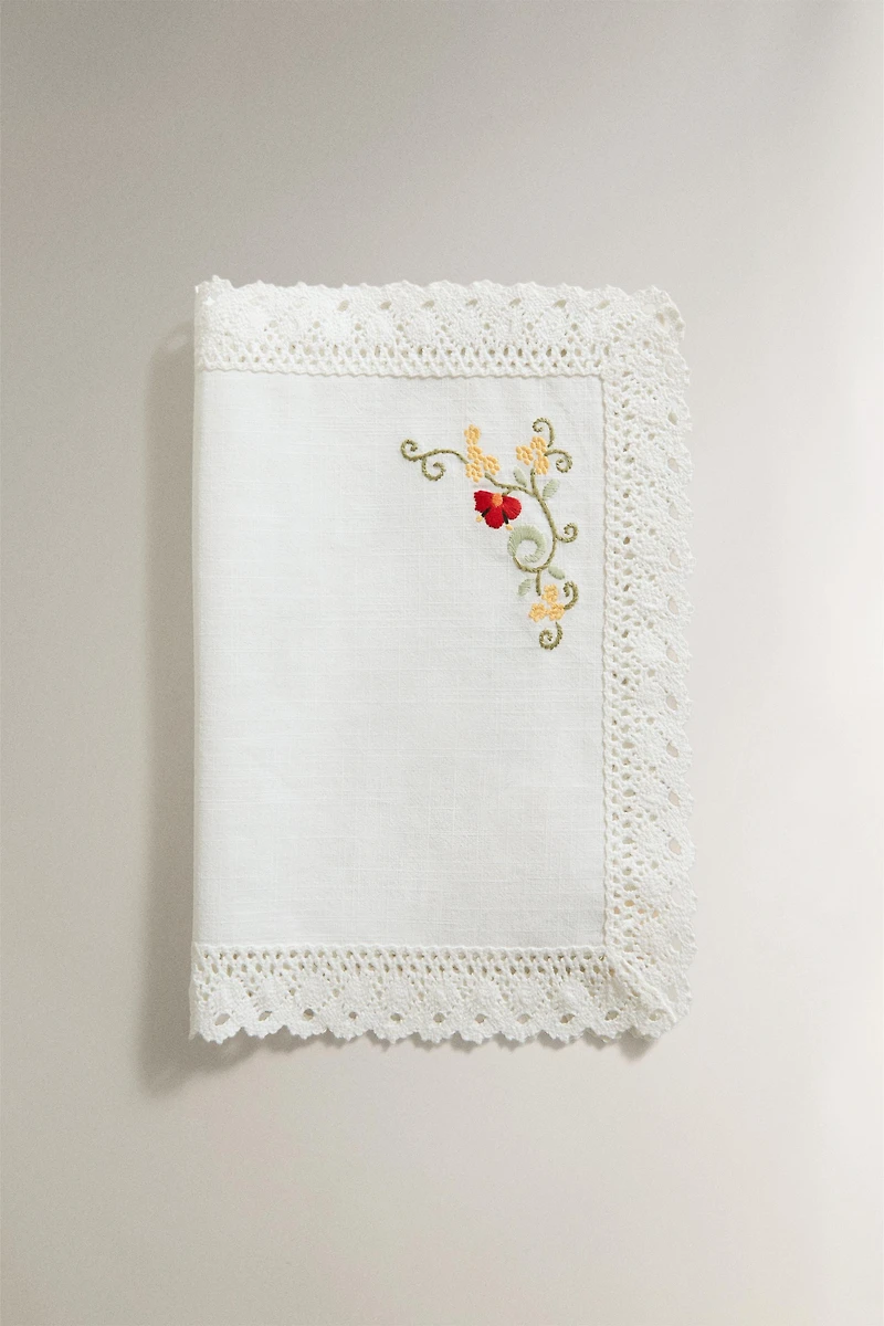 COTTON FLORAL PLACEMAT