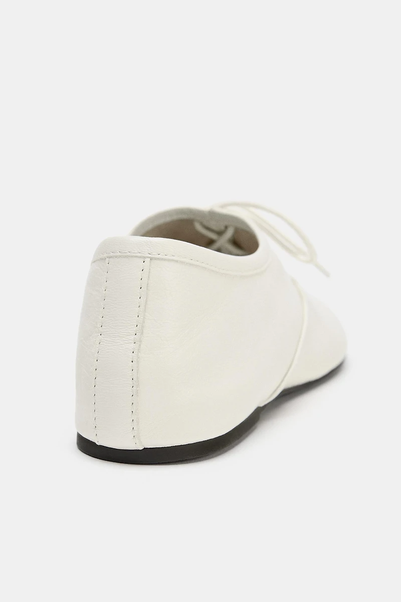 LEATHER LACE-UP LOW HEEL SHOES