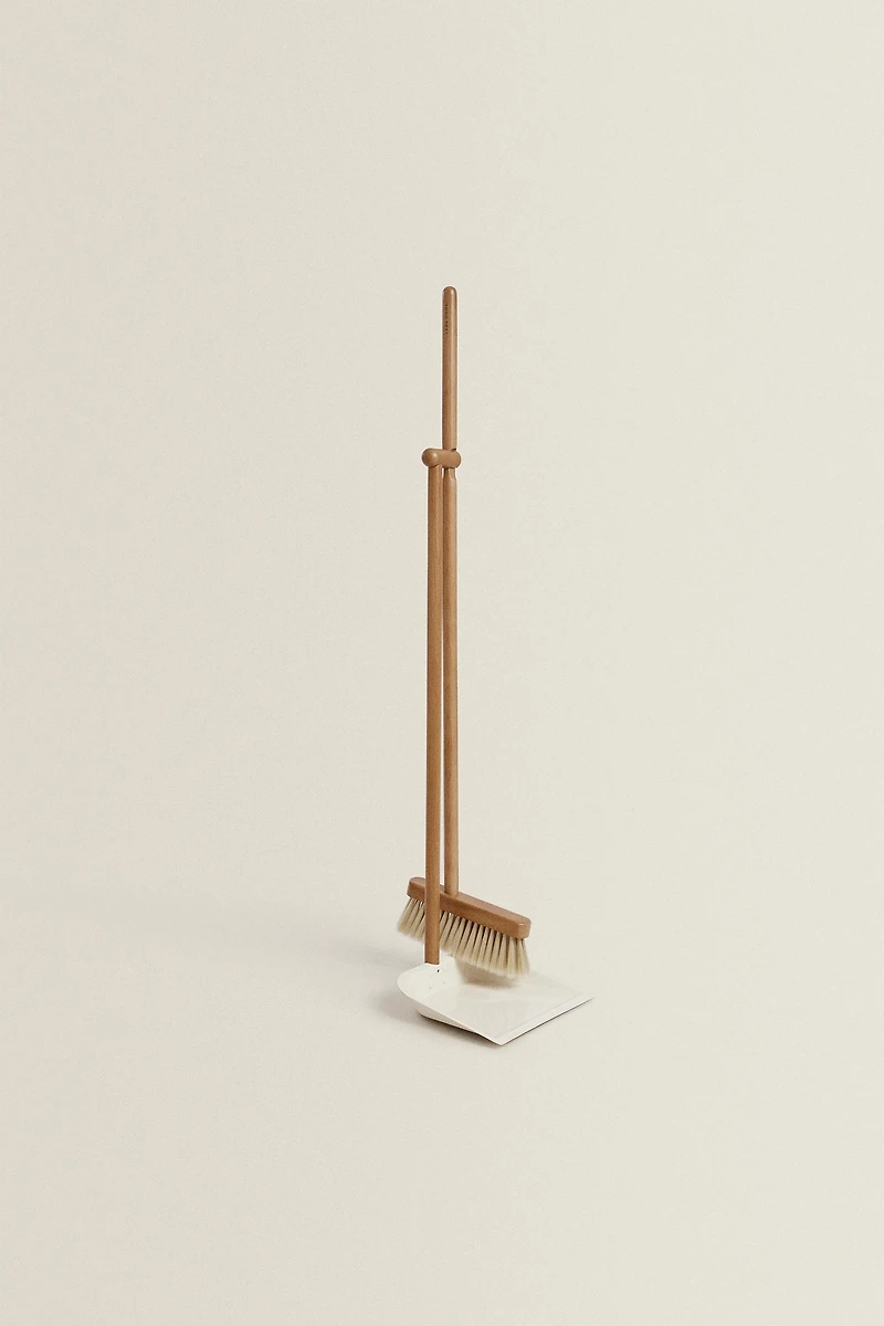 ENSEMBLE BALAI PELLE BOIS