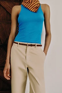 PANTALON CHINO AVEC CEINTURE TRESSÉE