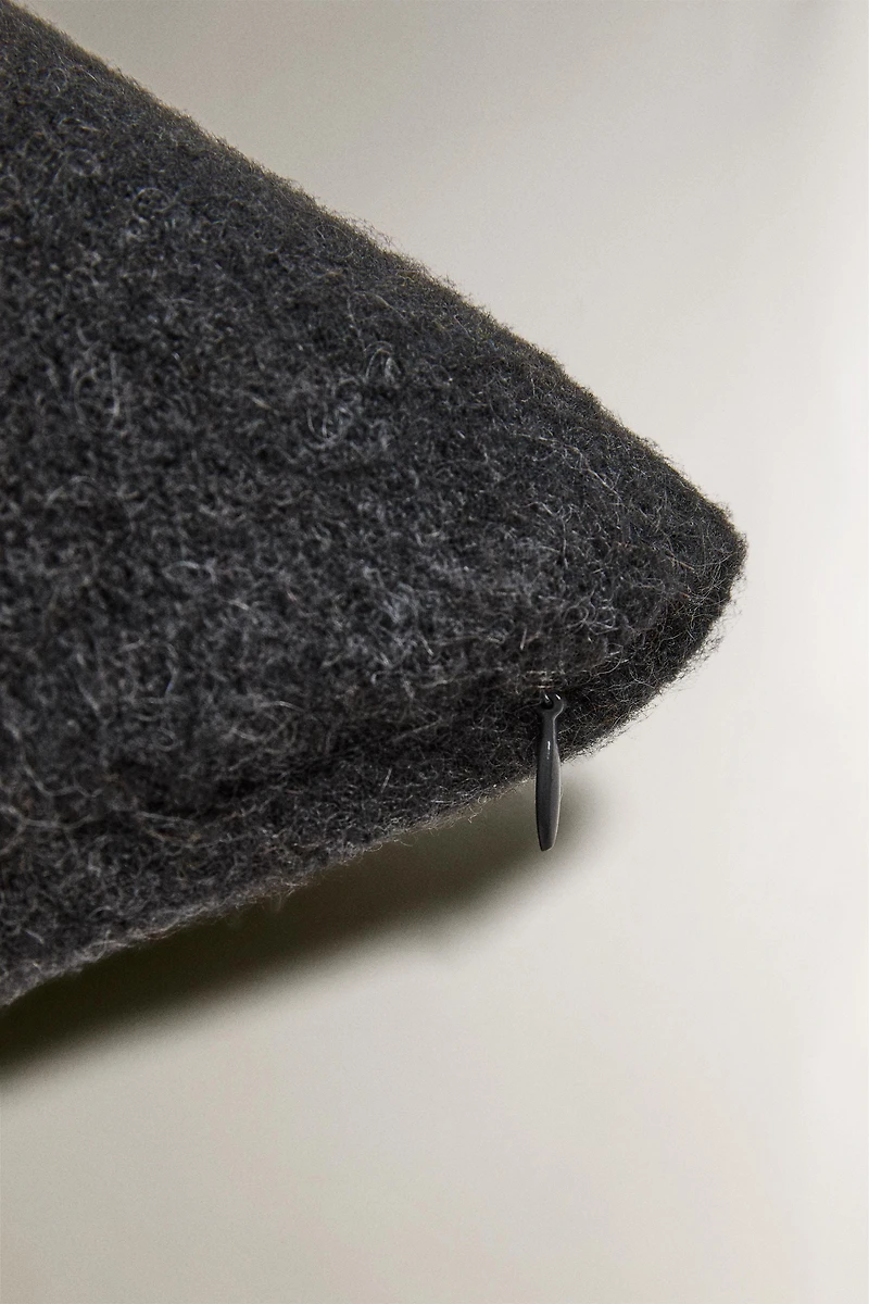 HOUSSE DE COUSSIN EN POINT