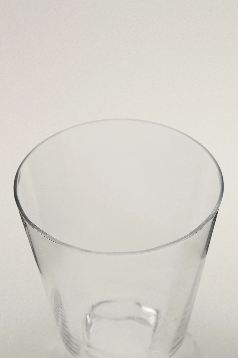 LOW GLASS WITH LINE EFFECT